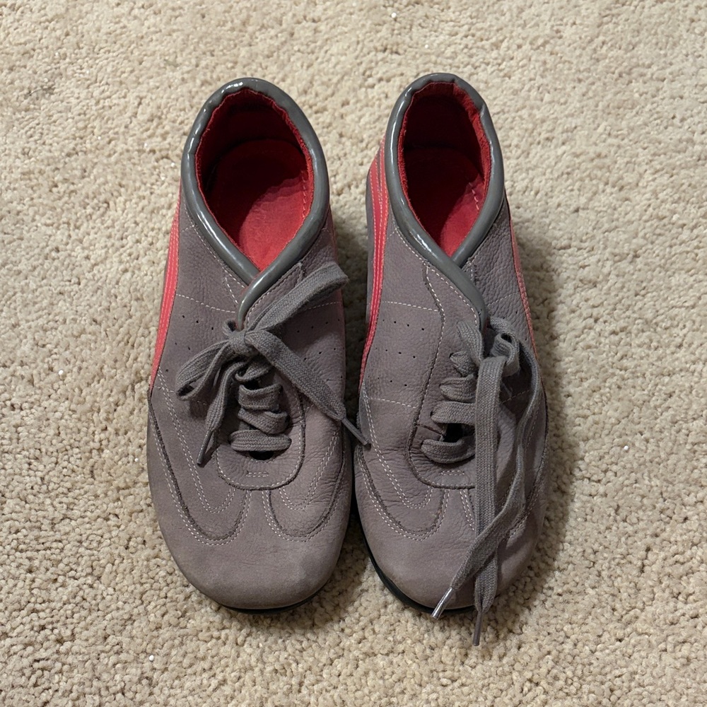 AEROSOLES Charcoal and Crimson Athletic Shoes
